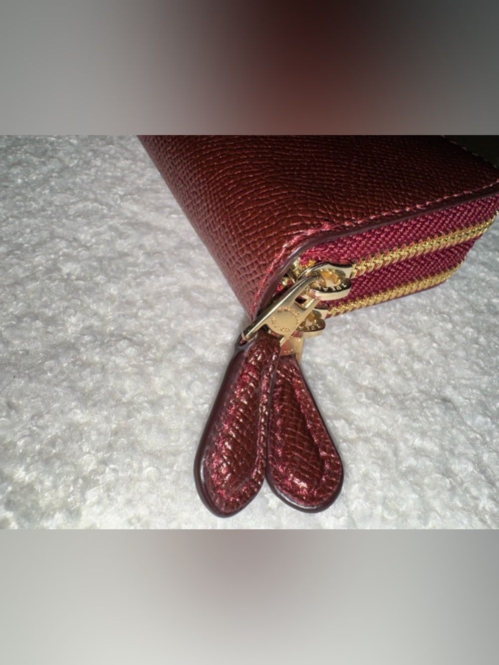 COACH Metallic Burgundy Zip Card Holder Mini Wallet with Gold Logo NWOT - Picture 4 of 4